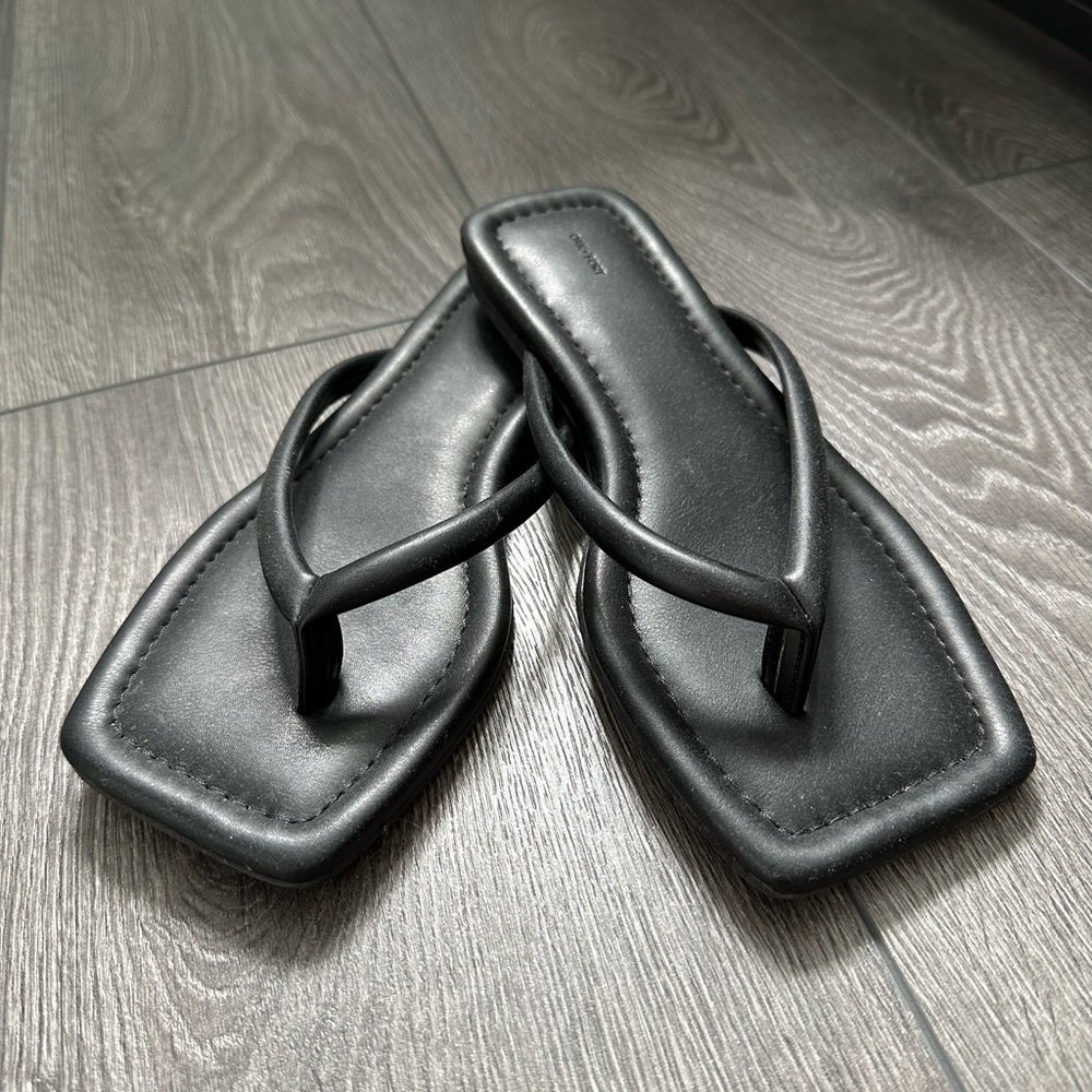 Oak + Fort sandals